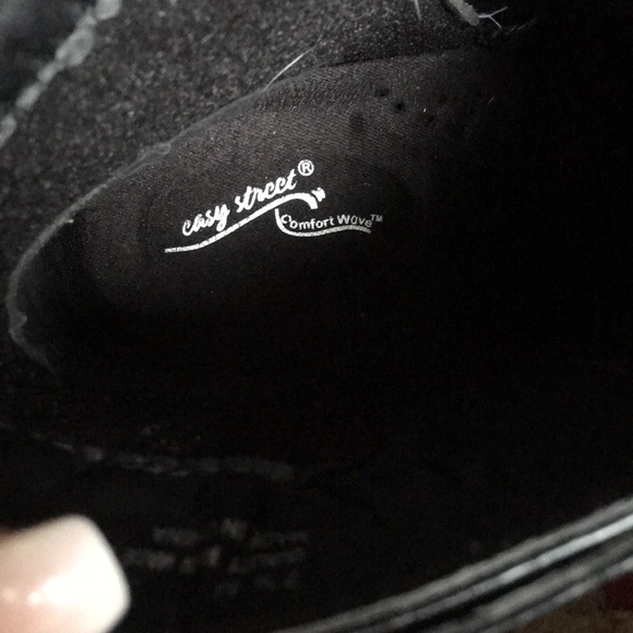 Easy street black booties - Picture 6 of 7